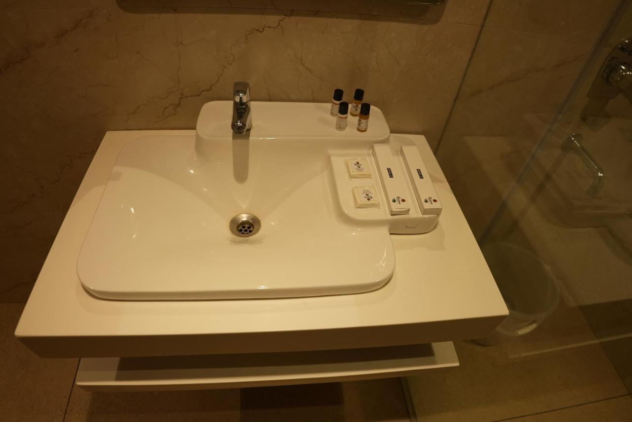 Hotel Ocean Vista Bay فيساخاباتنام المظهر الخارجي الصورة